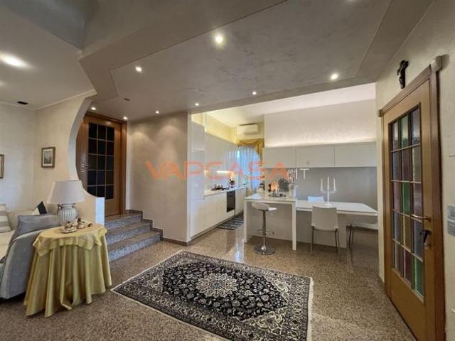 Villa Indipendente in vendita a Cividate al Piano, Bergamo