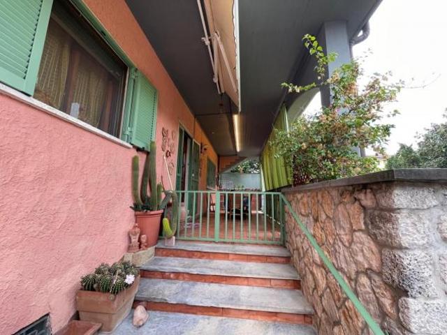 Villa Indipendente in affitto a Montignoso, Toscana