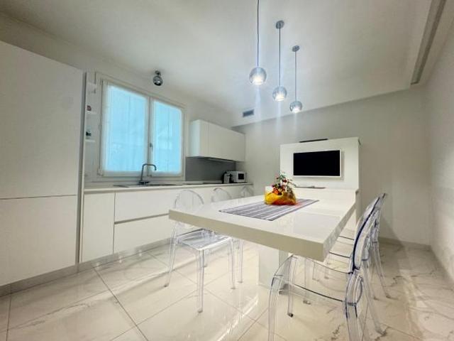 Villa Indipendente in affitto a Forte Dei Marmi, Toscana