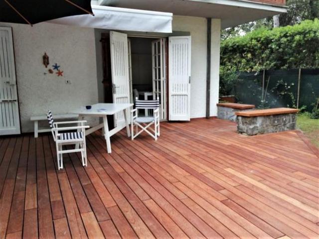 Villa Indipendente in affitto a Marina Di Massa, Toscana