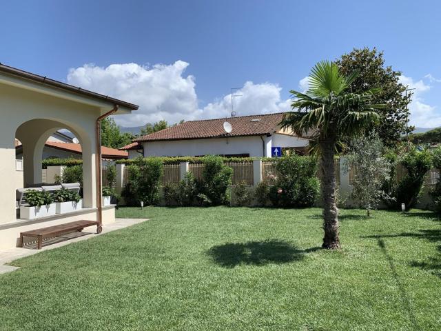 Appartamento in affitto a Vittoria Apuana, Forte Dei Marmi