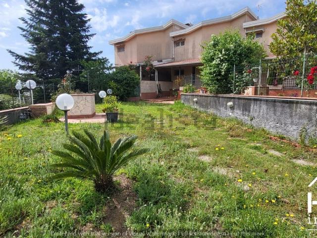 Casa in affitto a Nicolosi, Sicilia