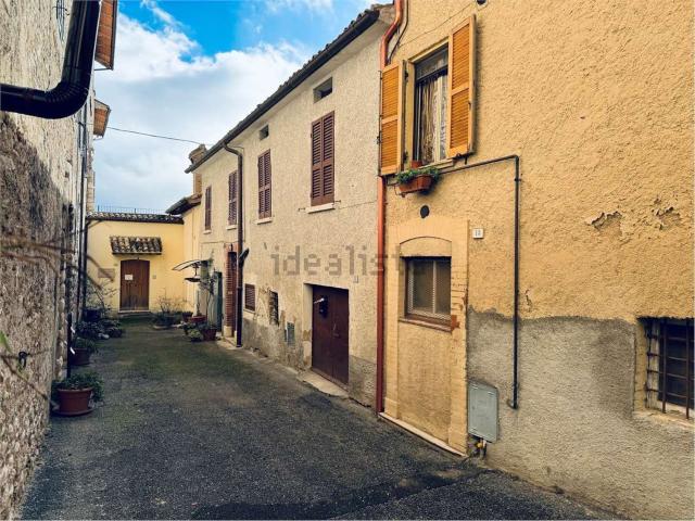 Casa in affitto a Costacciaro, Umbria