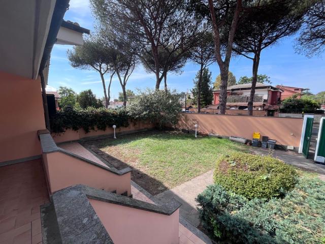 Casa in affitto a Castel Fusano, Roma