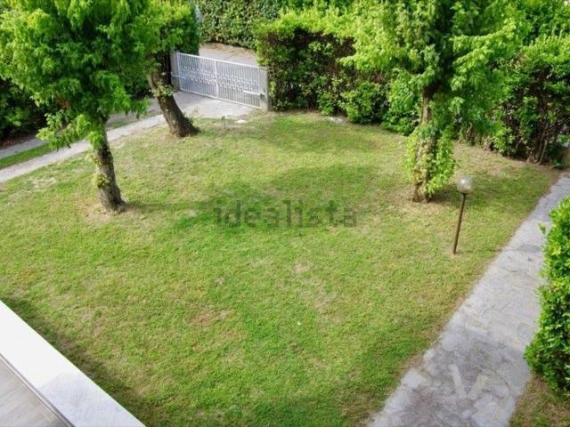 Casa in affitto a Roma Imperiale, Forte dei Marmi