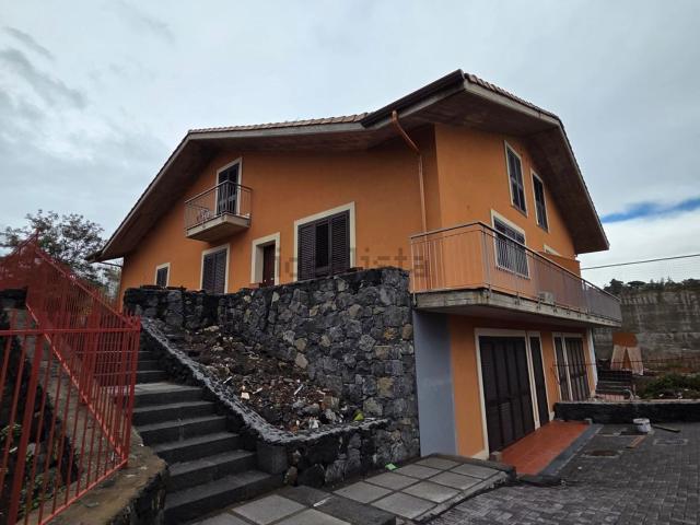 Casa in affitto a San Giovanni La Punta, Sicilia