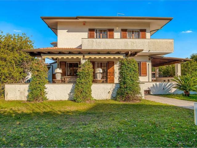 Casa in affitto a Vittoria Apuana, Forte Dei Marmi