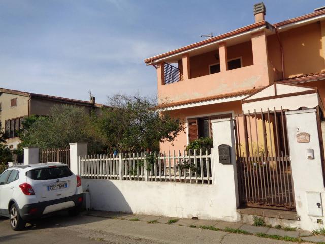 Villa Indipendente in vendita a Carbonia, Sardigna/Sardegna