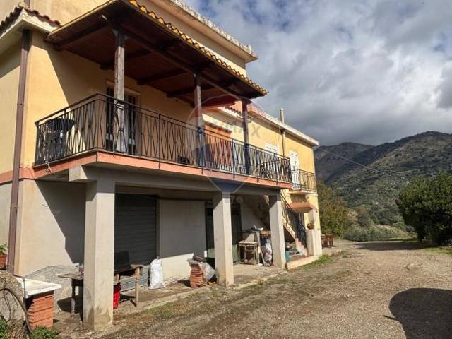 Villa Indipendente in vendita a Fiumedinisi, Sicilia