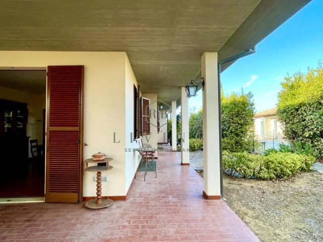 Villa Indipendente in vendita a Petrella, Marche