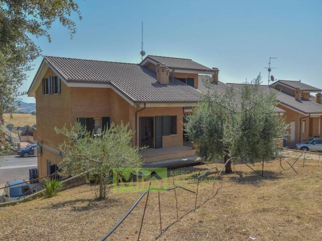Villa Indipendente in vendita a Marche, Fermo