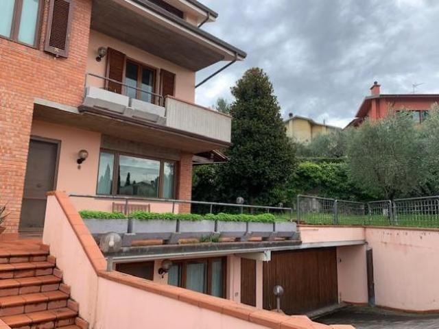 Villa Indipendente in vendita a Montecatini Terme, Toscana