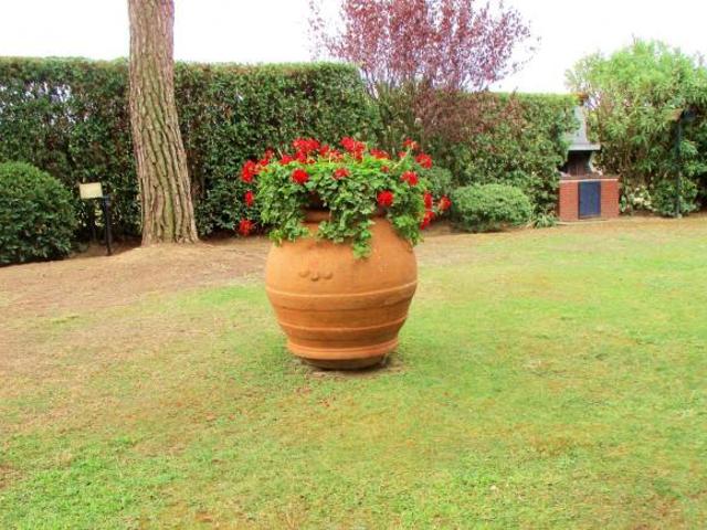 Villa Indipendente in vendita a Pontedera, Toscana