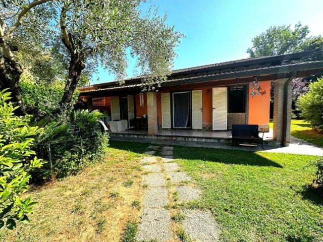 Villa Indipendente in vendita a Marina Di Massa, Toscana