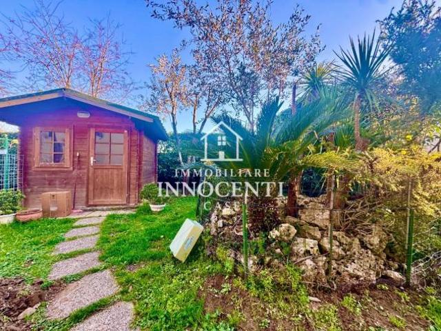 Villa Indipendente in vendita a Marina Di Massa, Toscana