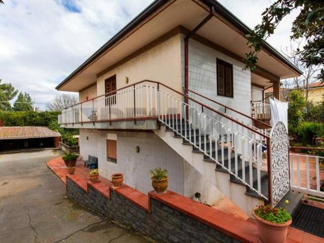 Villa Indipendente in vendita a San Giovanni La Punta, Sicilia