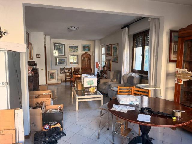 Villa Indipendente in vendita a Forcone, Viareggio