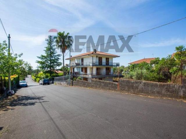 Villa Indipendente in vendita a Poggiofelice, Zafferana Etnea