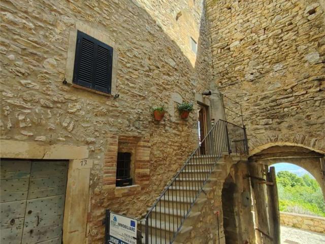 Casa in vendita a Gualdo Cattaneo, Umbria