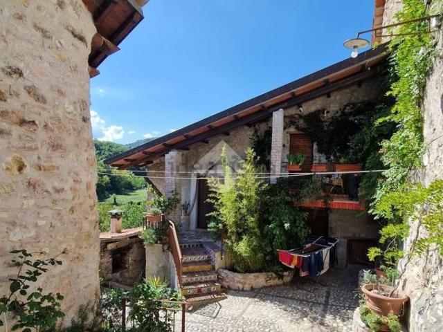 Casa in vendita a Spoleto, Umbria