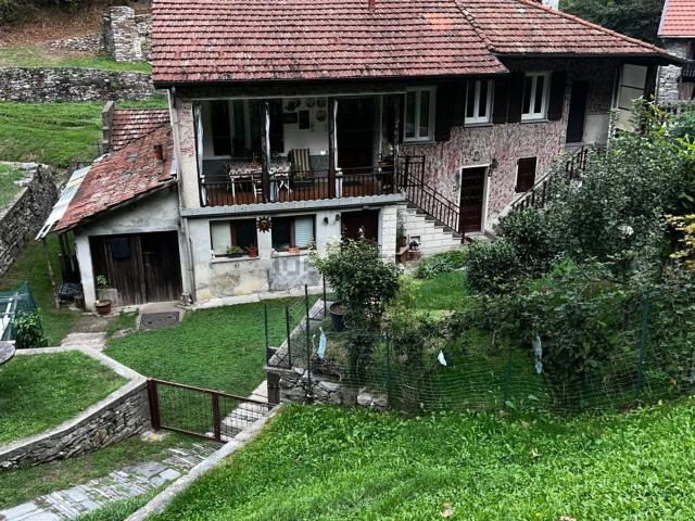 Casa in vendita a Due Cossani, Dumenza