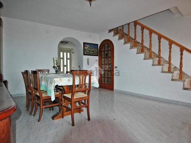 Casa in vendita a Gualdo Tadino, Umbria