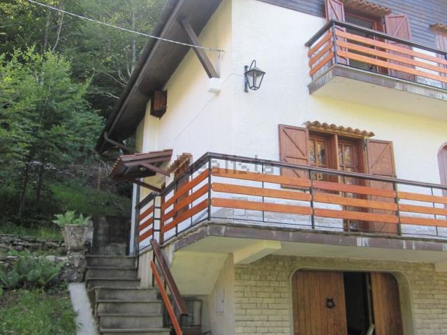Casa in vendita a Appennino Reggiano, Re