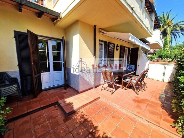 Casa in vendita a Cinquale, Montignoso