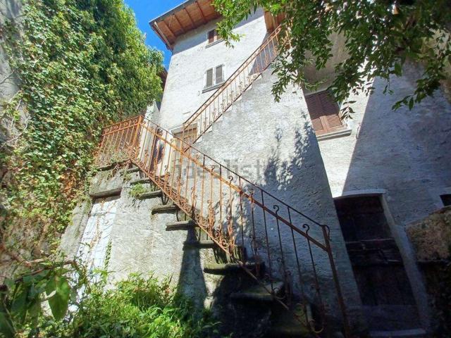 Casa in vendita a Mossanzonico, Dongo