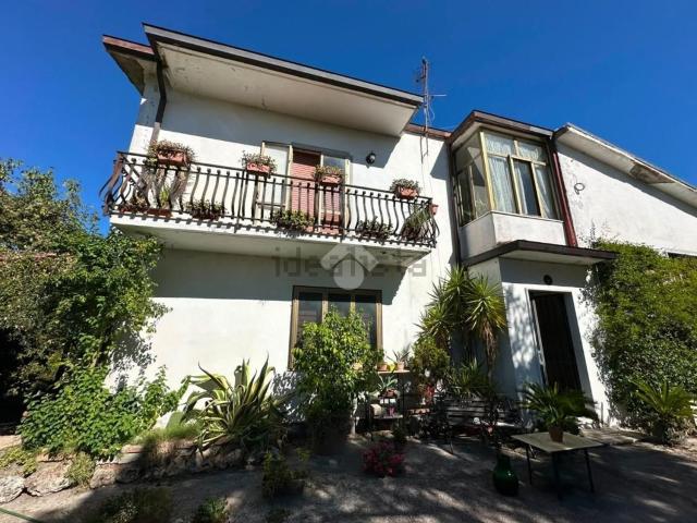 Casa in vendita a Borgo Fontanelle, Montesarchio