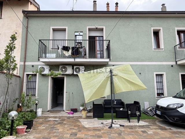 Casa in vendita a Gambolò, Lombardia