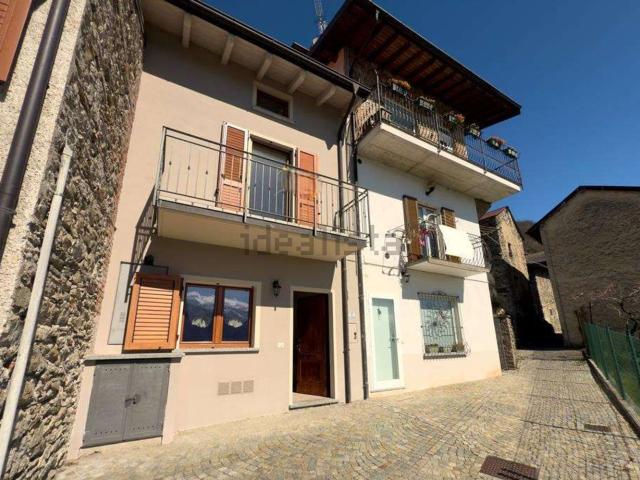 Casa in vendita a Trezzone, Lombardia