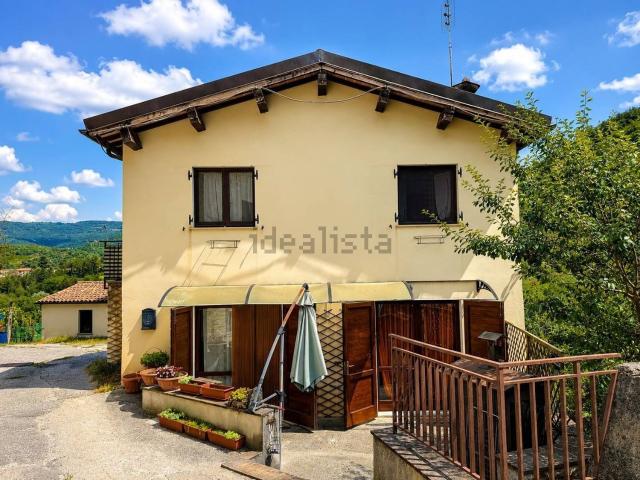 Casa in vendita a Sellano, Umbria