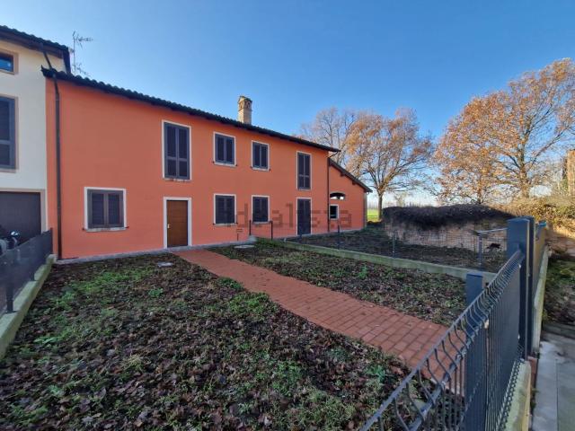 Casa in vendita a Cadeo, Reggio Emilia