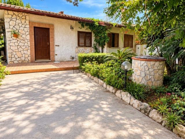 Casa in vendita a Terracina, Latina