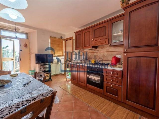 Casa in vendita a Izzalini, Umbria
