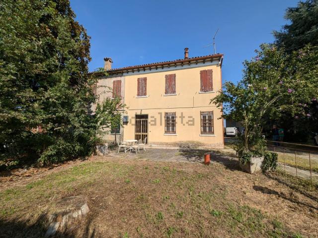 Casa in vendita a Ferrara, Reggio Emilia