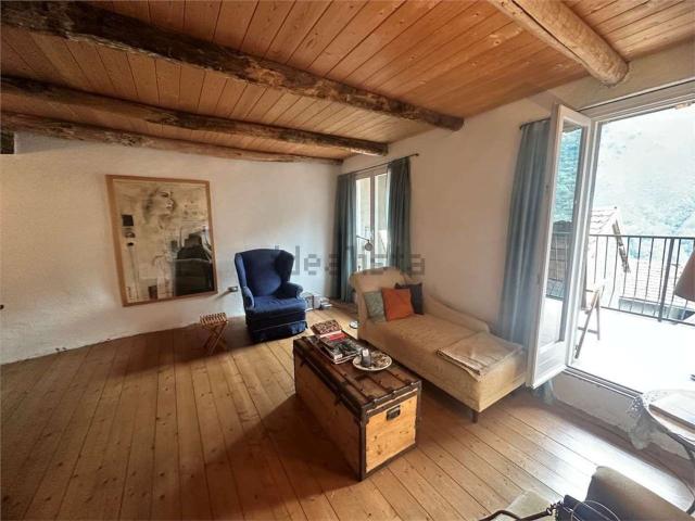 Casa in vendita a Garzeno, Lombardia