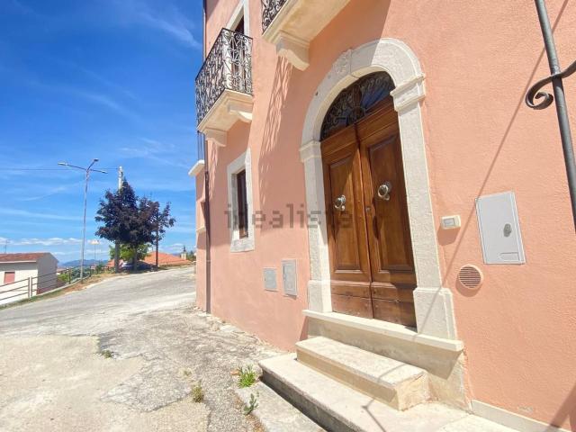 Casa in vendita a Poggio Picenze, Abruzzo