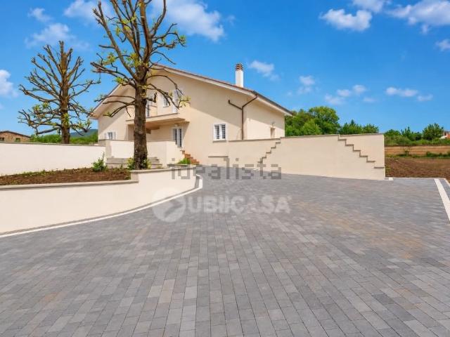 Casa in vendita a Valle Mazzone, Roma Capitale