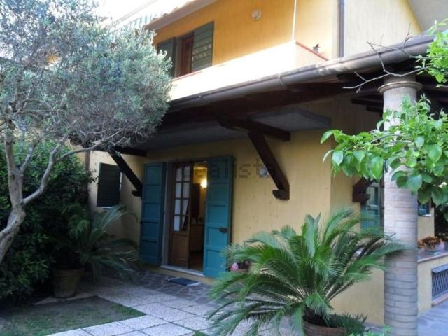 Casa in vendita a Vittoria Apuana, Forte dei Marmi