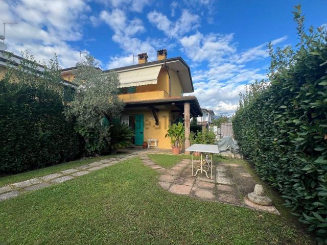 Casa in vendita a Vittoria Apuana, Forte Dei Marmi