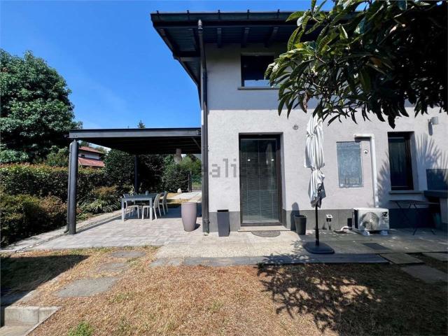 Casa in vendita a Unione dei comuni del Medio Verbano, Leggiuno