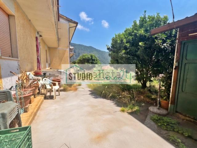 Casa in vendita a Prato, Montignoso