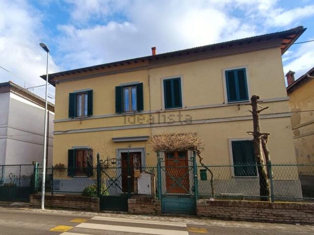 Casa in vendita a Chiusi Città, Toscana