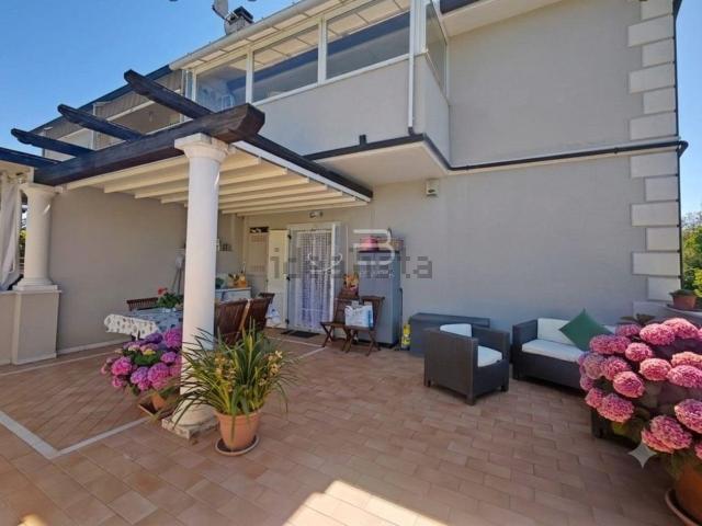 Casa in vendita a Cervaiolo, Montignoso