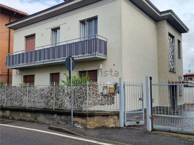 Casa in vendita a Brugherio, Moncucco