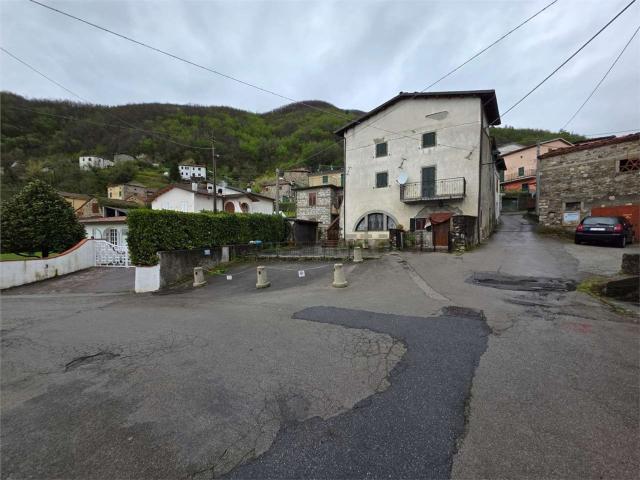Casa in vendita a Unione Comuni Garfagnana, Piazza Al Serchio