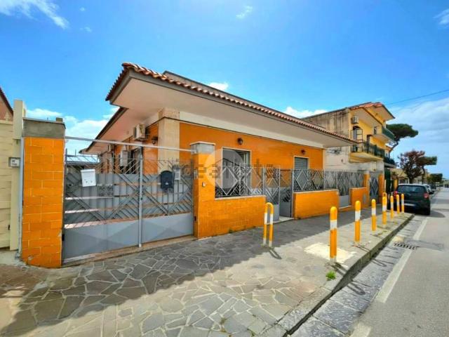 Casa in vendita a Santa Maria La Bruna, Torre Del Greco