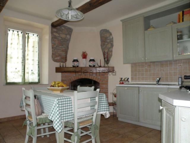 Casa in vendita a Castagnola, Marina Di Massa